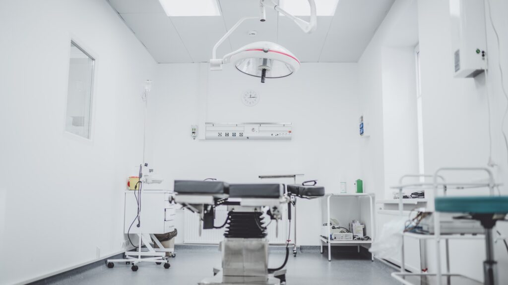 Des candidats veulent investir dans le numérique à l'hôpital // Source : Arseny Togulev / Unsplash Des candidats veulent investir dans le numérique à l'hôpital // Source : Arseny Togulev / Unsplash