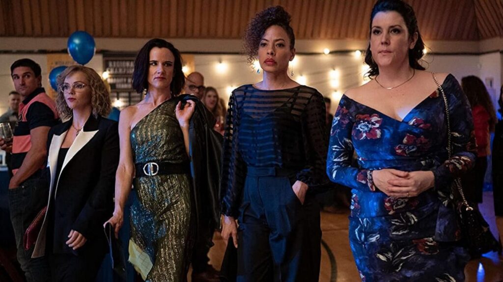 Quatre survivantes du crash en 2021, toutes incarnées par de formidables actrices // Source : Showtime Quatre survivantes du crash en 2021, toutes incarnées par de formidables actrices // Source : Showtime