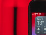 Le logo 5G sur l'iPhone SE de 2022. // Source : Louise Audry pour Numerama Le logo 5G sur l'iPhone SE de 2022. // Source : Louise Audry pour Numerama