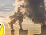 Centrale d'énergie. // Source : Pixabay+this is fine meme