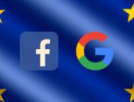 Logos de Facebook et Google devant le drapeau de l'UE. // Source : Pixabay ; Wikimedia/google.com ; montage Numerama Logos de Facebook et Google devant le drapeau de l'UE. // Source : Pixabay ; Wikimedia/google.com ; montage Numerama
