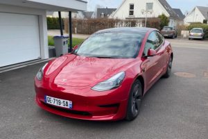 Tesla Model 3 (2022) // Source : Maxime Claudel pour Numerama Tesla Model 3 (2022) // Source : Maxime Claudel pour Numerama