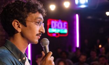 La série Drôle explore les dessous du stand-up // Source : Mika Cotellon/Netflix