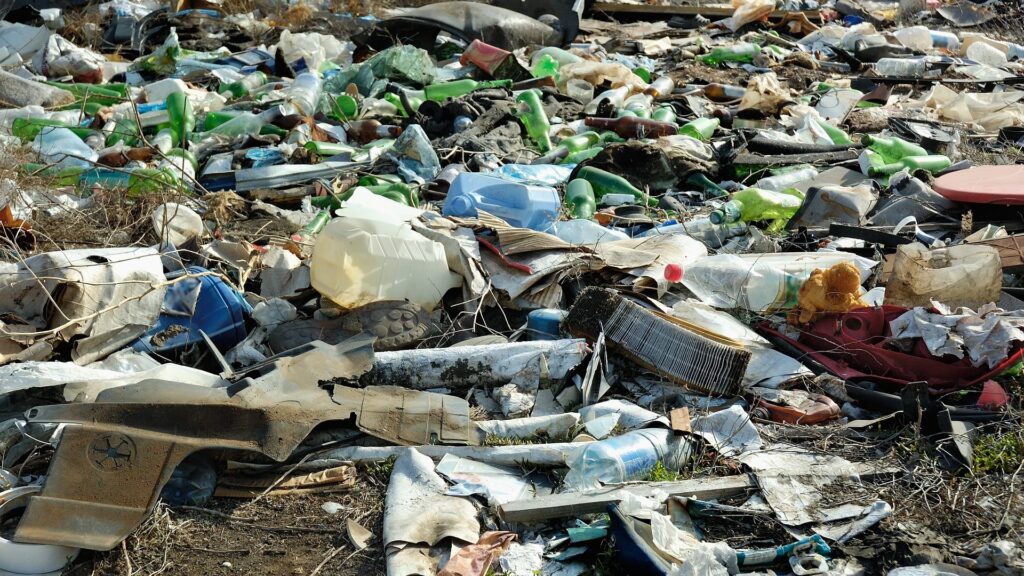 Le plastique s'accumule toujours plus dans les écosystèmes. // Source : Pixabay Le plastique s'accumule toujours plus dans les écosystèmes. // Source : Pixabay