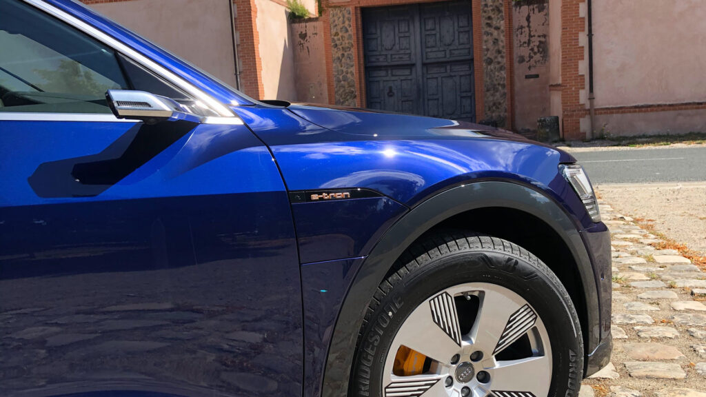 Caméra rétroviseur sur Audi e-tron // Source : Raphaelle Baut pour Numerama Caméra rétroviseur sur Audi e-tron // Source : Raphaelle Baut pour Numerama