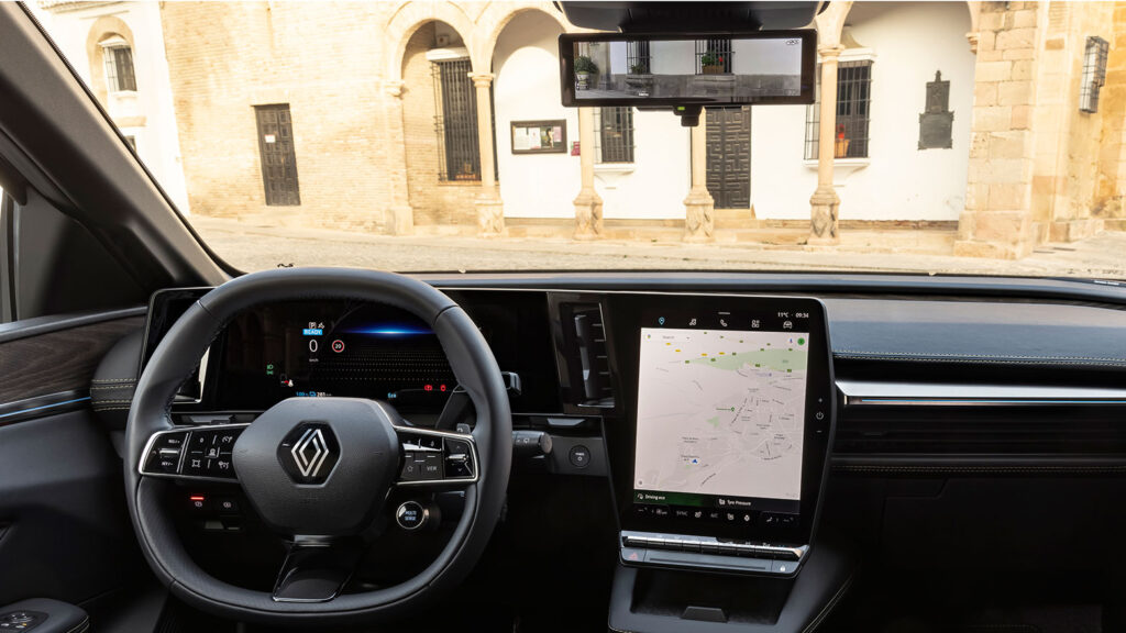 Retroviseur central caméra sur Megane E-tech // Source : Renault