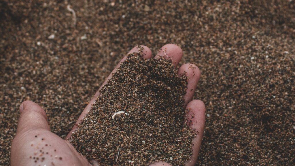 Les cristaux de zircon portent des informations sur la Terre il y a des milliards d'années. // Source : Pexels Les cristaux de zircon portent des informations sur la Terre il y a des milliards d'années. // Source : Pexels