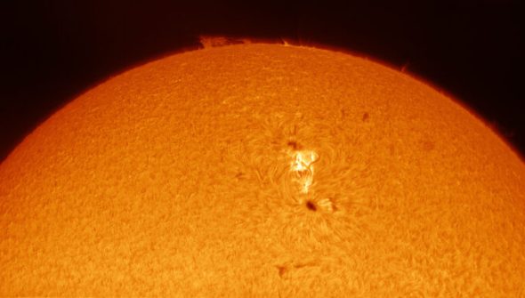 Le Soleil. // Source : Flickr/CC/Paul Stewart (photo recadrée) Le Soleil. // Source : Flickr/CC/Paul Stewart (photo recadrée)