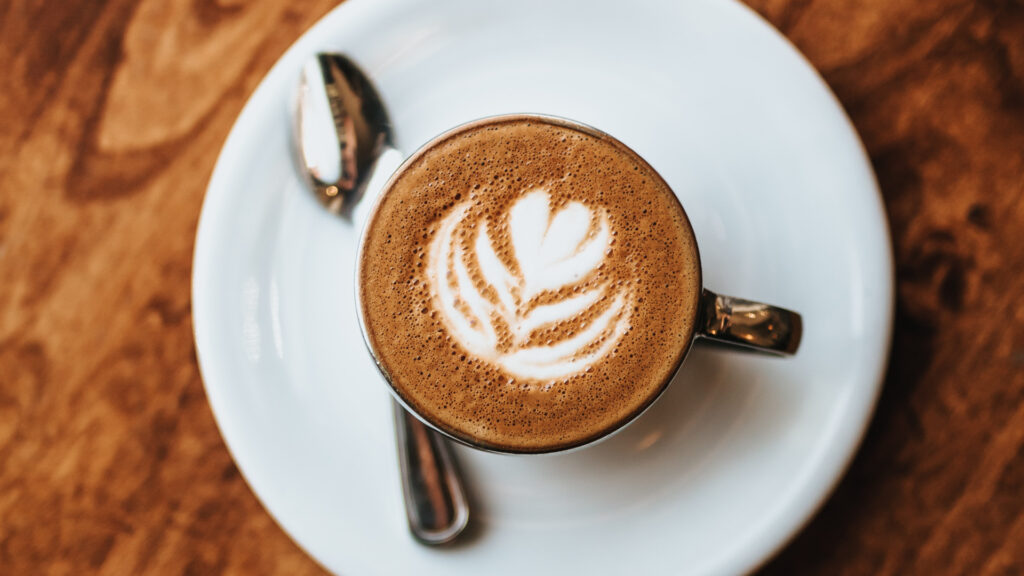 Une tasse de café. // Source : Pexels/Tyler Nix (photo recadrée)