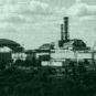 Centrale de Tchernobyl avec l'arche terminée en 2017. // Source : Montage Numerama Centrale de Tchernobyl avec l'arche terminée en 2017. // Source : Montage Numerama
