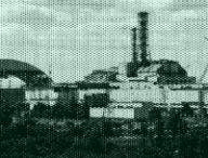 Centrale de Tchernobyl avec l'arche terminée en 2017. // Source : Montage Numerama