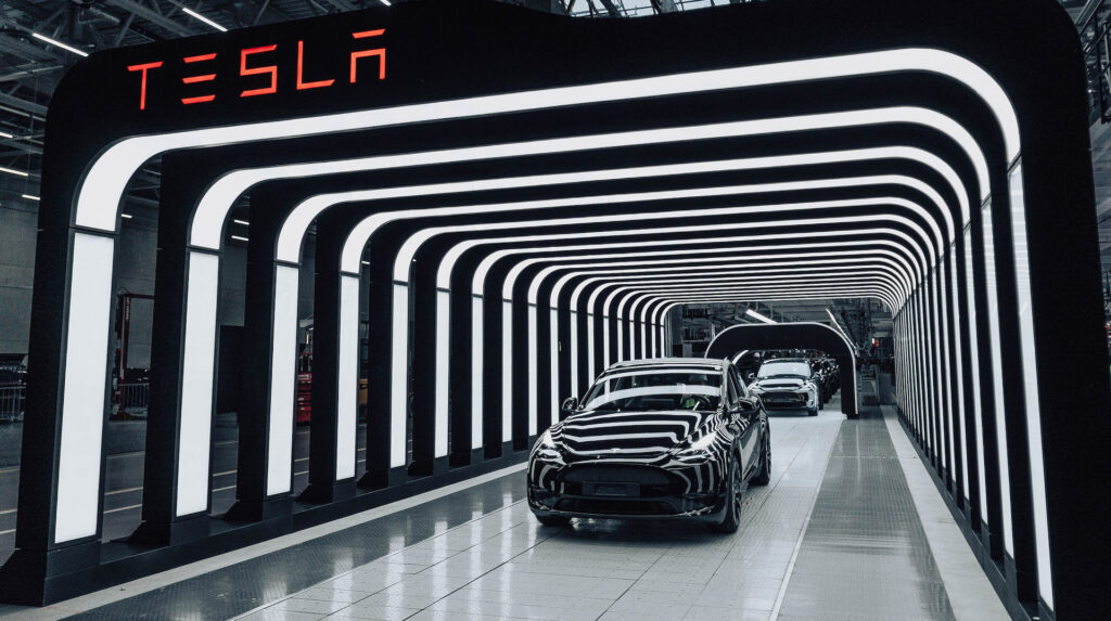 Le Tesla Model Y dans l'usine Gigafactory 4 // Source : Tesla Le Tesla Model Y dans l'usine Gigafactory 4 // Source : Tesla