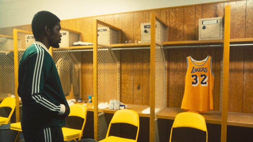 Quincy Isaiah trouve ici son premier grand rôle en Magic Johnson // Source : HBO Quincy Isaiah trouve ici son premier grand rôle en Magic Johnson // Source : HBO