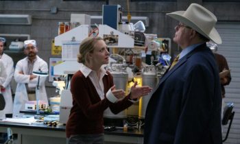 Elizabeth Holmes a réussi à bluffer les mondes de la tech et de la finance // Source : Beth Dubber/Hulu Elizabeth Holmes a réussi à bluffer les mondes de la tech et de la finance // Source : Beth Dubber/Hulu