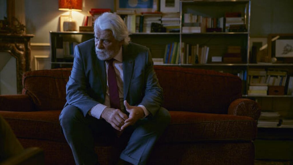 Jacques Weber incarne Alain, un chef d'entreprise insupportable au premier abord // Source : Arte Jacques Weber incarne Alain, un chef d'entreprise insupportable au premier abord // Source : Arte