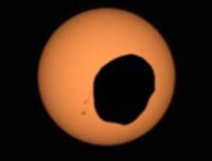 L'éclipse solaire vue par Perseverance sur Mars. // Source : Capture d'écran YouTube NASA Jet Propulsion Laboratory L'éclipse solaire vue par Perseverance sur Mars. // Source : Capture d'écran YouTube NASA Jet Propulsion Laboratory