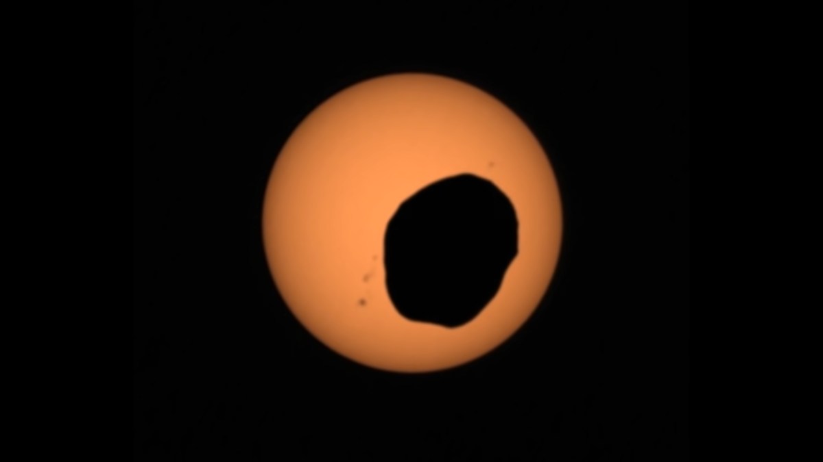 L'éclipse solaire vue par Perseverance sur Mars. // Source : Capture d'écran YouTube NASA Jet Propulsion Laboratory L'éclipse solaire vue par Perseverance sur Mars. // Source : Capture d'écran YouTube NASA Jet Propulsion Laboratory