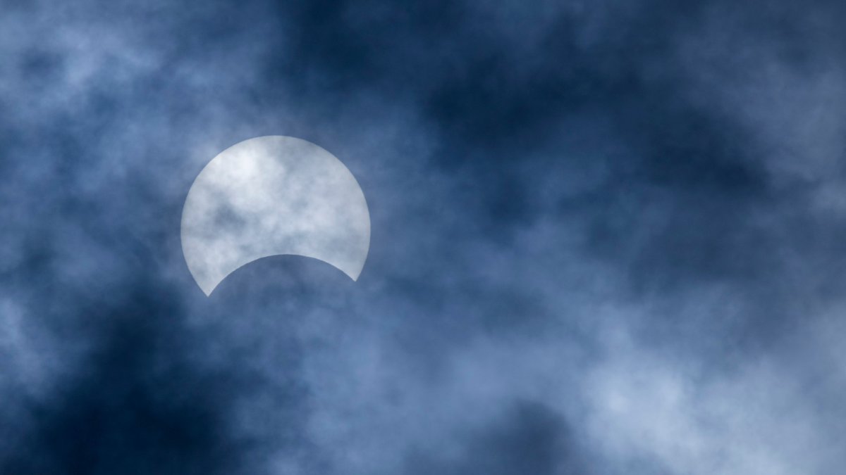 Éclipse solaire. // Source : Flickr/CC/David Marquina Reyes (photo recadrée) Éclipse solaire. // Source : Flickr/CC/David Marquina Reyes (photo recadrée)