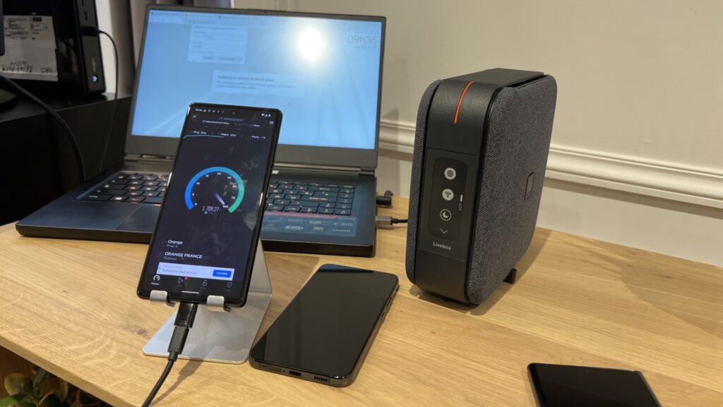Test de débit en Wi-Fi 6E avec la Livebox Max. // Source : Numerama Test de débit en Wi-Fi 6E avec la Livebox Max. // Source : Numerama