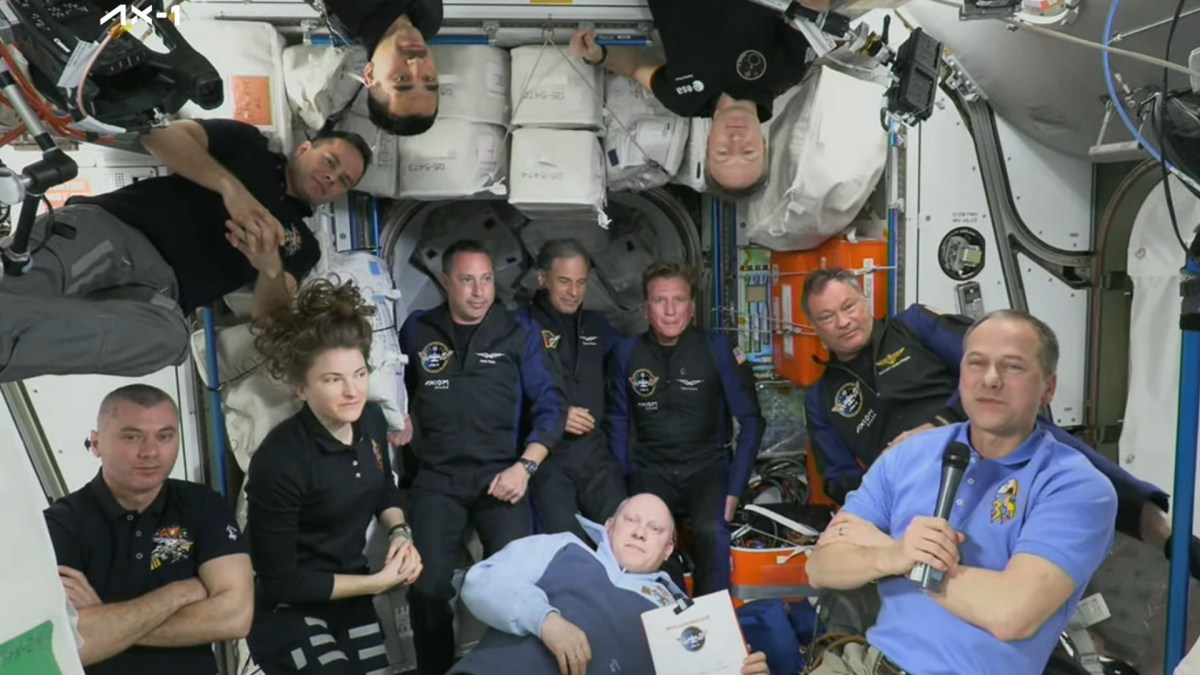 Arrivée de l'équipage Ax-1 dans l'ISS. // Source : Capture d'écran YouTube SpaceX Arrivée de l'équipage Ax-1 dans l'ISS. // Source : Capture d'écran YouTube SpaceX