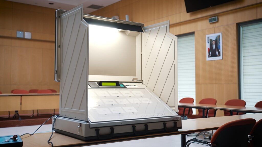Machine à voter. // Source : Numerama Machine à voter. // Source : Numerama