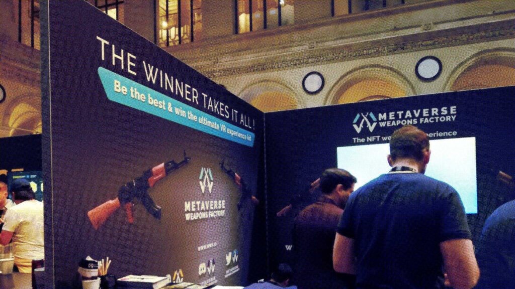 Le stand du Metaverse Weapon Factory, pendant le Paris NFT Day // Source : Aurore Gayte pour Numerama Le stand du Metaverse Weapon Factory, pendant le Paris NFT Day // Source : Aurore Gayte pour Numerama