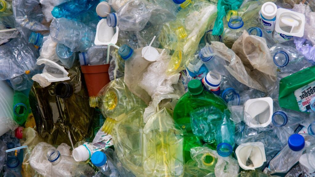Seuls 9 % des plastiques produits dans le monde sont recyclés. // Source : Pexels Seuls 9 % des plastiques produits dans le monde sont recyclés. // Source : Pexels