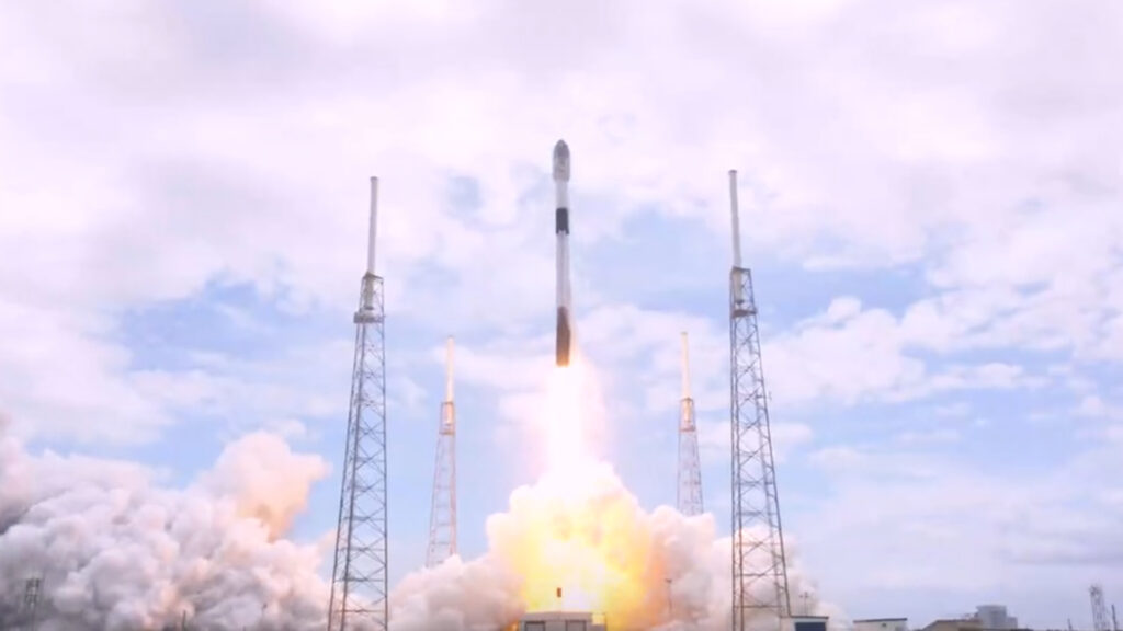 Le décollage de cette fusée SpaceX. // Source : Via Twitter @SpaceX Le décollage de cette fusée SpaceX. // Source : Via Twitter @SpaceX
