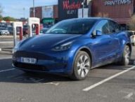Recharge Model Y sur superchargeur Tesla // Source : Raphaelle Baut pour Numerama