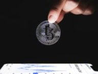 Les portefeuilles de crypto-monnaies non hébergés sont l'objet d'un amendement du Parlement européen ? // Source : Tezos / Unsplash Les portefeuilles de crypto-monnaies non hébergés sont l'objet d'un amendement du Parlement européen ? // Source : Tezos / Unsplash