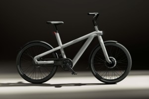 Les nouveaux VanMoof Electrified S5 et A5 // Source : VanMoof Les nouveaux VanMoof Electrified S5 et A5 // Source : VanMoof
