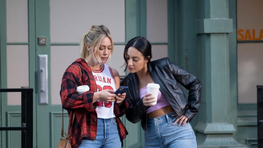 La série fait de nombreux efforts pour prouver qu'elle est à la pointe de la technologie // Source : Hulu/Disney+ La série fait de nombreux efforts pour prouver qu'elle est à la pointe de la technologie // Source : Hulu/Disney+