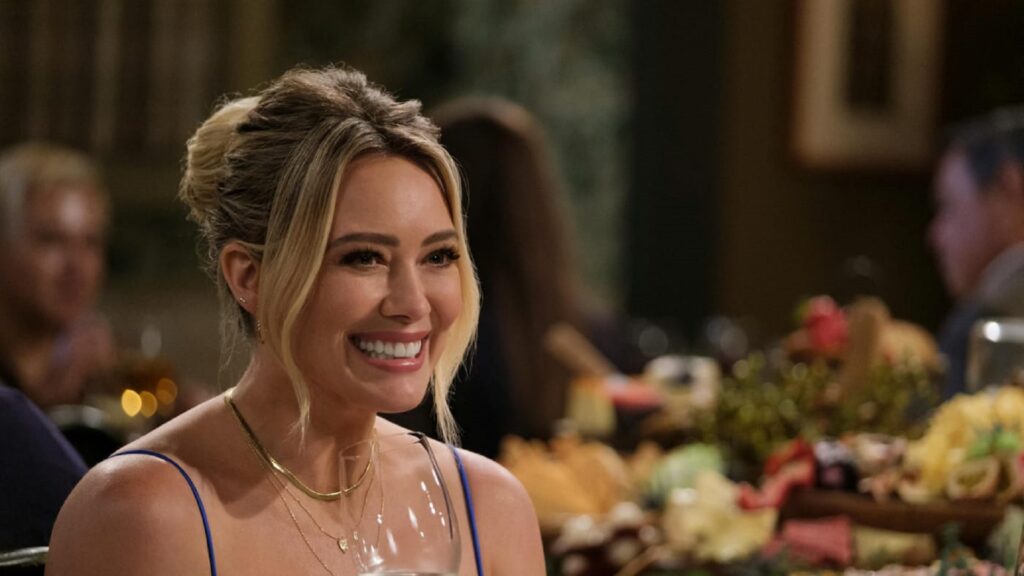 Hilary Duff (Lizzie McGuire) incarne Sophie, l'héroïne de la série // Source : Hulu/Disney+ Hilary Duff (Lizzie McGuire) incarne Sophie, l'héroïne de la série // Source : Hulu/Disney+