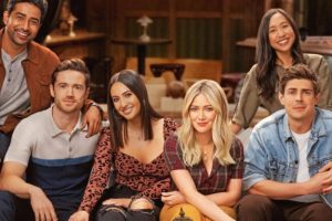 Découvrez une nouvelle bande de trentenaires new-yorkais, bien moins intéressante que son aînée // Source : Hulu/Disney+