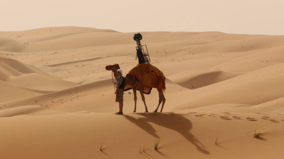 Pour modéliser le désert Liwa, Google a misé sur… un chameau. // Source : Google Pour modéliser le désert Liwa, Google a misé sur… un chameau. // Source : Google