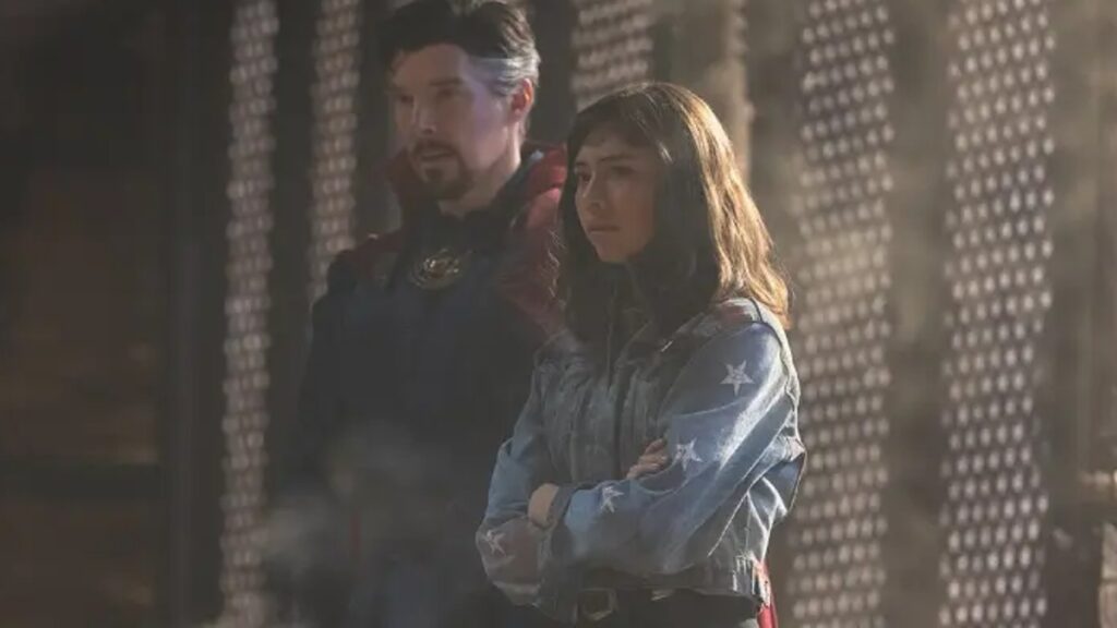 Stephen Strange et America Chavez. // Source : Marvel Stephen Strange et America Chavez. // Source : Marvel