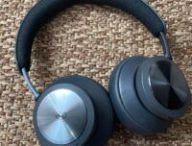 Le casque Bang & Olufsen // Source : Maxime Claudel pour Numerama