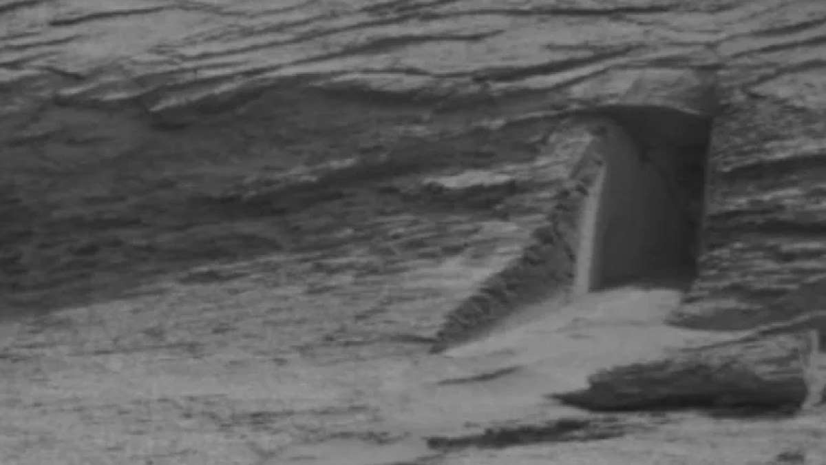 Ceci n'est pas une porte sur Mars. // Source : Nasa/JPL Ceci n'est pas une porte sur Mars. // Source : Nasa/JPL
