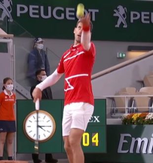 Novak Djokovic lors de Roland Garros 2020. // Source : Roland Garros / YouTube Novak Djokovic lors de Roland Garros 2020. // Source : Roland Garros / YouTube