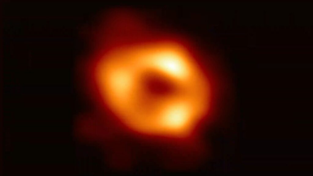Le trou noir au centre de la Voie lactée. // Source : ESO/EHT Le trou noir au centre de la Voie lactée. // Source : ESO/EHT