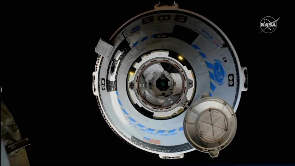 La capsule Starliner est bien arrivée à bon port // Source : NASA / YouTube La capsule Starliner est bien arrivée à bon port // Source : NASA / YouTube