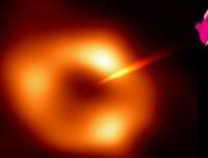 Source : ESO/EHT + casque Pixabay Source : ESO/EHT + casque Pixabay