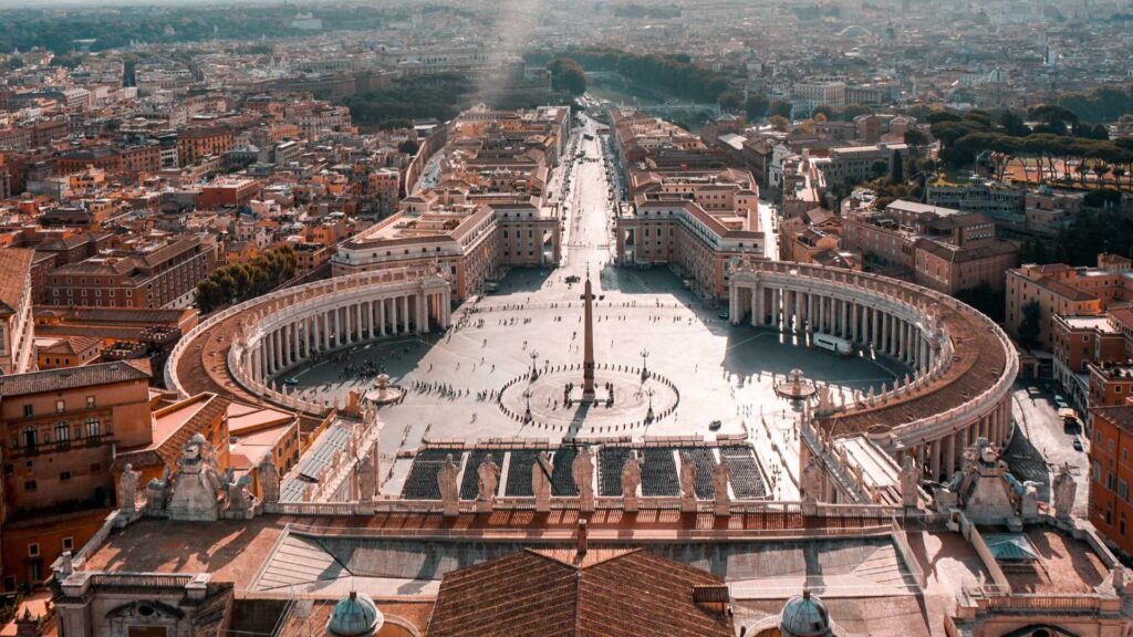 Le Vatican, bientôt accessible dans le métaverse // Source : Jae Park / Unsplash Le Vatican, bientôt accessible dans le métaverse // Source : Jae Park / Unsplash