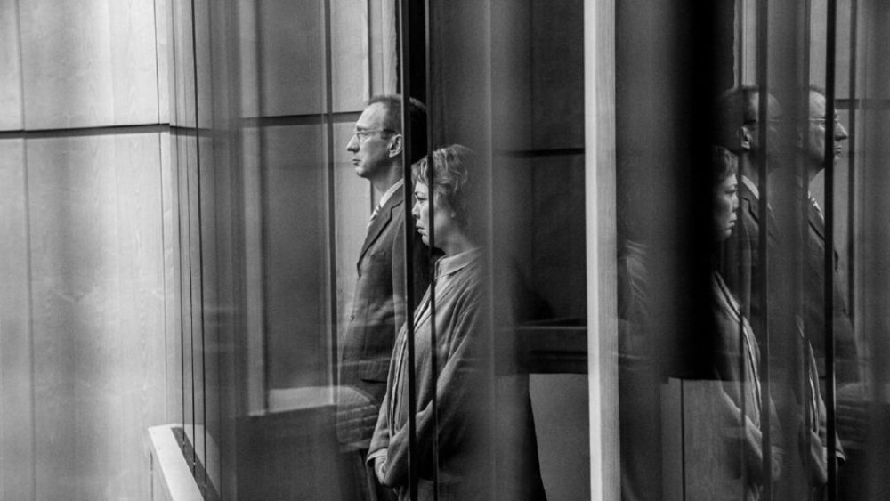 La série alterne séquences en couleurs et en noir et blanc // Source : Canal+ / Sky UK Ltd / HBO / Sister Pictures Limited