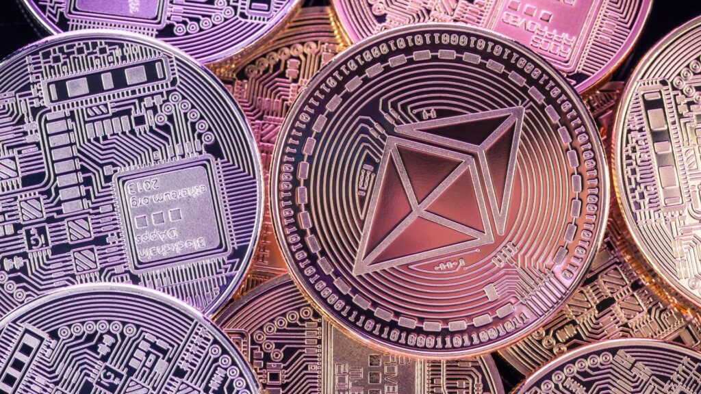L'Ethereum, 2e crypto-monnaie la plus populaire au monde, doit passer à un système de proof of stake // Source : Canva L'Ethereum, 2e crypto-monnaie la plus populaire au monde, doit passer à un système de proof of stake // Source : Canva