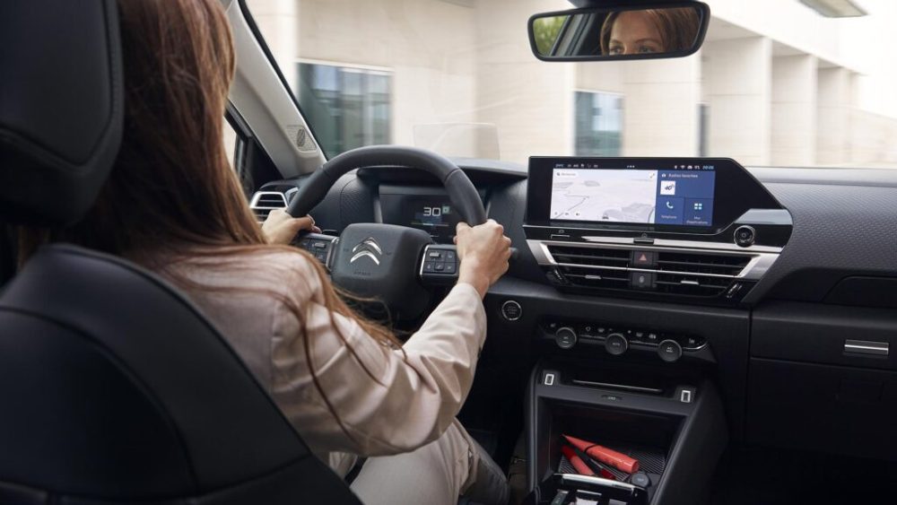 Intérieur du Citroën ë-C4 X // Source : Citroën