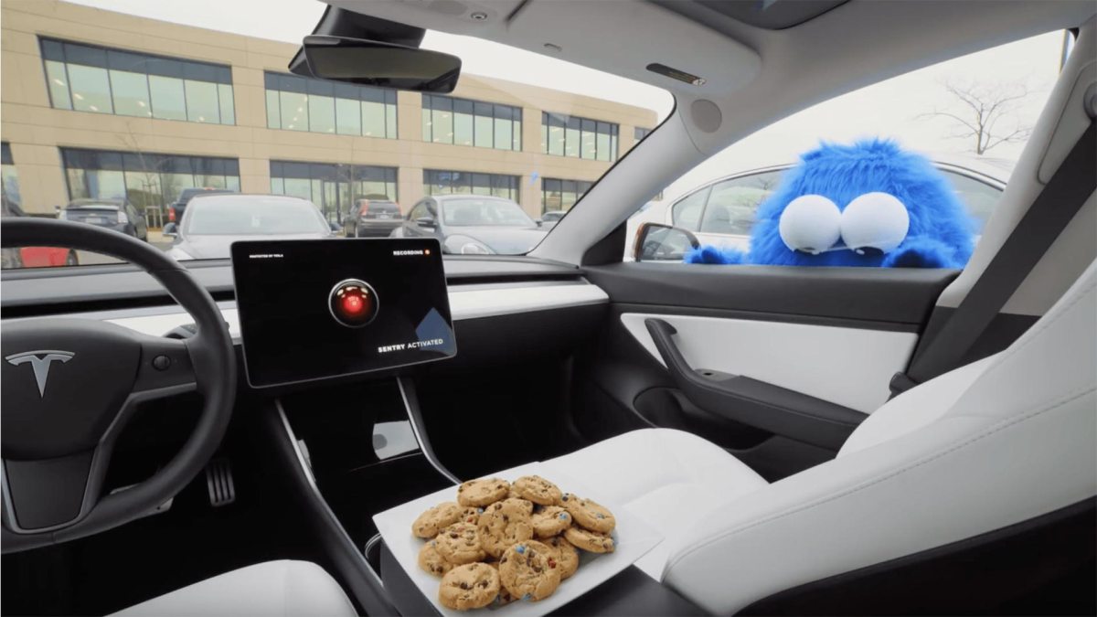 Mode Sentinelle des Tesla avec Cookie Monster // Source : Capture d'écran Tesla Mode Sentinelle des Tesla avec Cookie Monster // Source : Capture d'écran Tesla