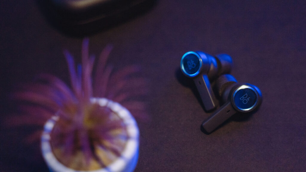Bang & Olufsen Beoplay EX // Source : Louise Audry pour Numerama Bang & Olufsen Beoplay EX // Source : Louise Audry pour Numerama