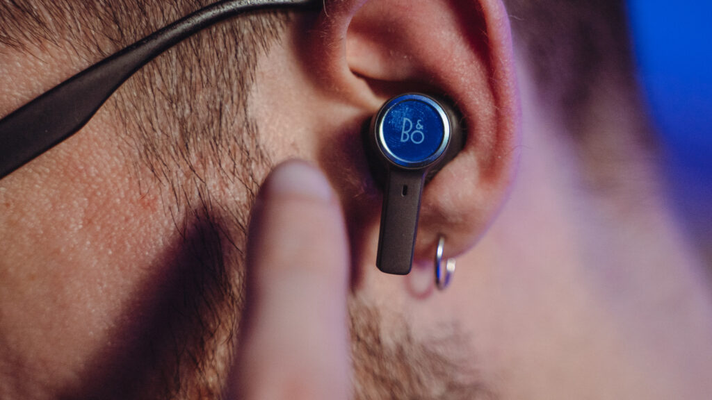 Bang & Olufsen Beoplay EX // Source : Louise Audry pour Numerama Bang & Olufsen Beoplay EX // Source : Louise Audry pour Numerama