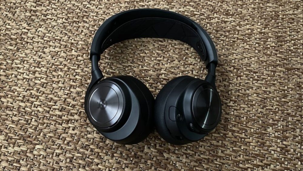 Le casque SteelSeries Arctis Nova Pro // Source : Maxime Claudel pour Numerama Le casque SteelSeries Arctis Nova Pro // Source : Maxime Claudel pour Numerama